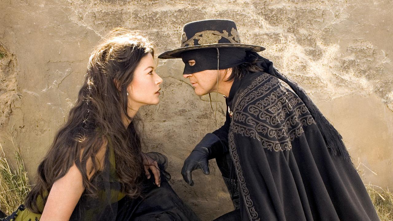 Im Bild: Catherine Zeta-Jones (Elena de la Vega), Antonio Banderas (Don Alejandro de la Vega / Zorro).