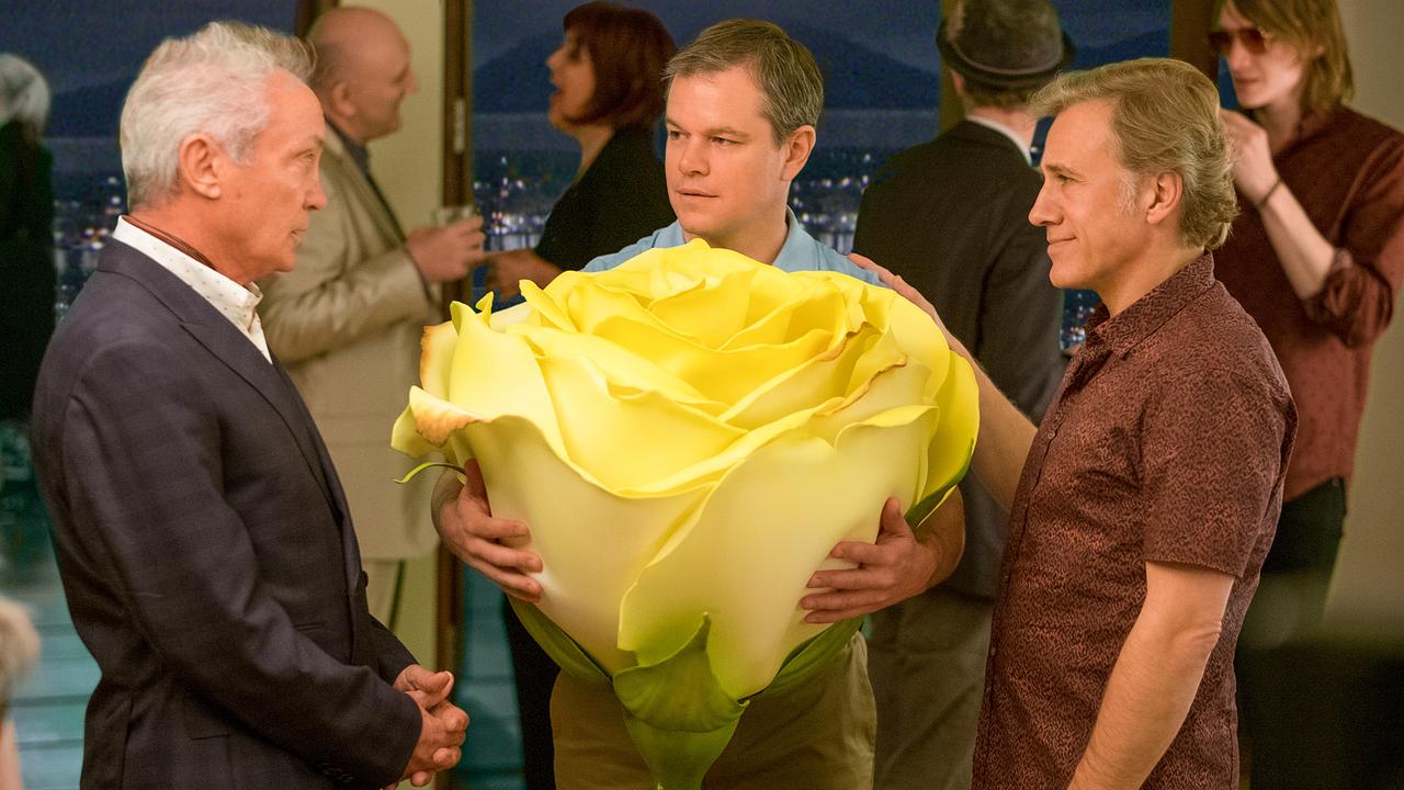 © ORF/PRO7/© 2017 Paramount Pictures/George Kraychyk Im Bild (v.li.): Udo Kier (Konrad), Matt Damon (Paul Safranek), Christoph Waltz (Dusan Mirkovic).