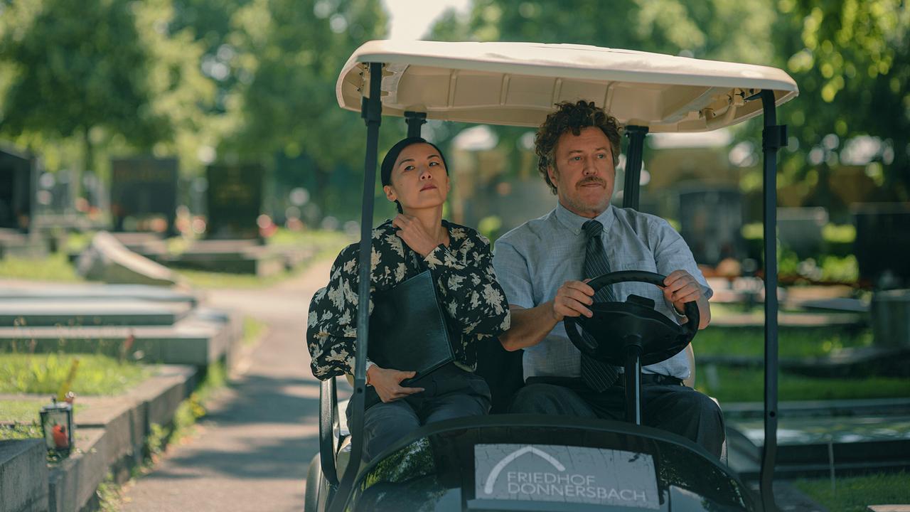 © ORF/Amazon/MGM Drunter & Drüber - Chaos auf dem Friedhof