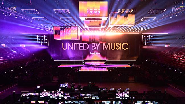 Die fertiggestellte Bühne für den Eurovision Song Contest (ESC) ist in der Malmö Arena abgebildet und wurde den Medien auf einer Pressekonferenz in Malmö, Schweden, am 25. April 2024 gezeigt.