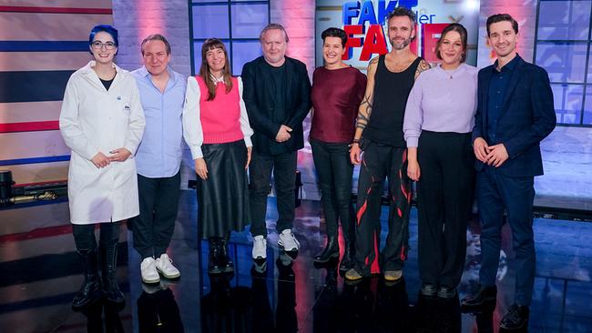 Fakt oder Fake: Stefanie Allworth, Robert Palfrader, Tina Holzer, Gregor Seberg, Katharina Rötzer-Londgin, Abraham Till, Selina Graf, Clemens Maria Schreiner