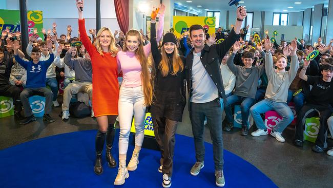 Frag das ganze Land on Tour in Bregenz: Tina Ritschl, die Tiroler Influencerin und Autorin Anna Strigl, die Vorarlberger Schauspielerin und Sängerin Laura Bilgeri, Philipp Bergsmann.