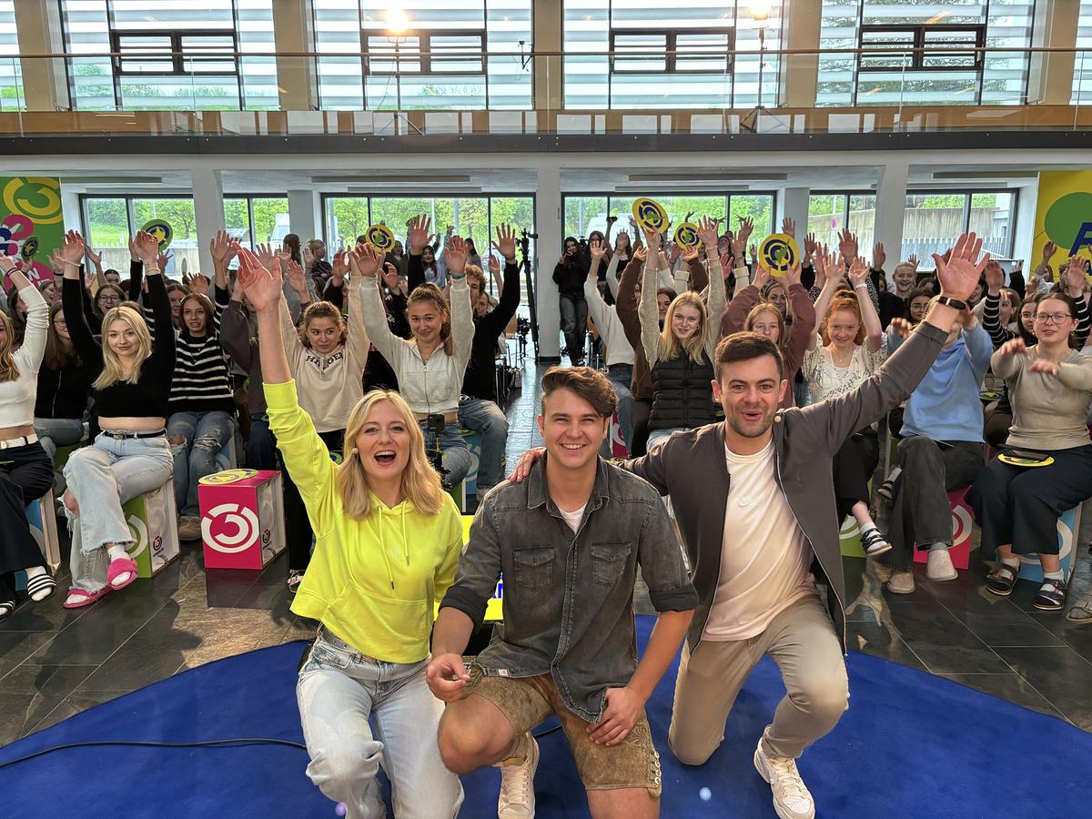 Frag das ganze Land on Tour in Saalfelden: Tina Ritschl, der Pongauer Sänger Chris Steger, Philipp Bergsmann