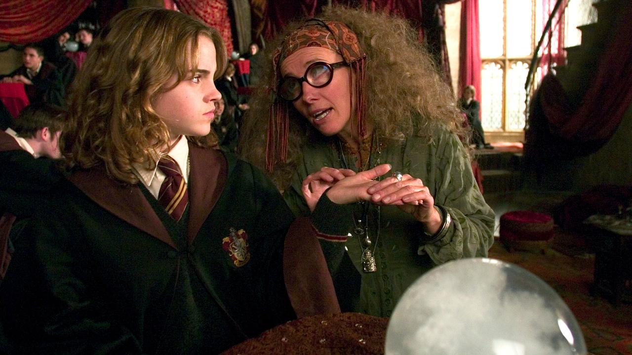 Emma Watson (Hermine Granger), Emma Thompson (Professor Sybil Trelawney)