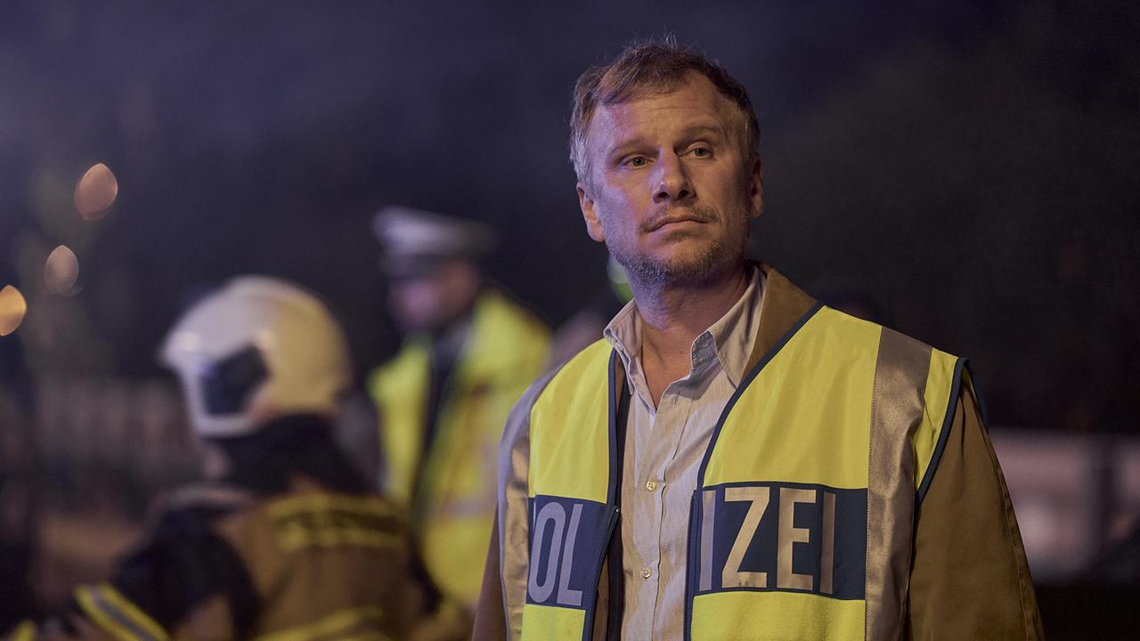 "Hundertdreizehn – Theo": Robert Stadlober (Jan Auschra)