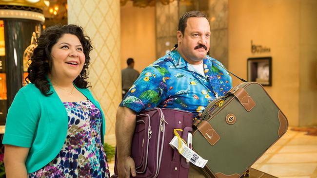 © ORF/Sony Pictures/Matt Kennedy Im Bild: Raini Rodriguez (Maya), Kevin James (Paul Blart).