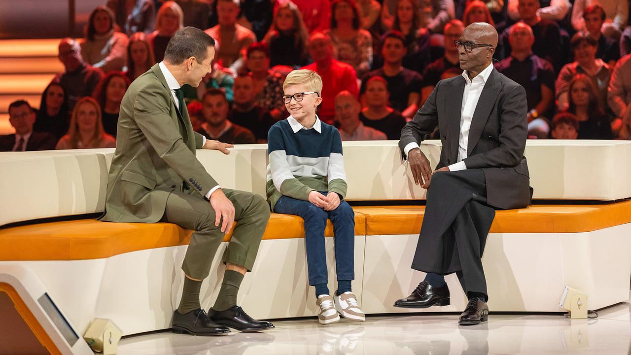 Klein gegen Groß - Das unglaubliche Duell: Kai Pflaume, Emil (10), Bruce Darnell