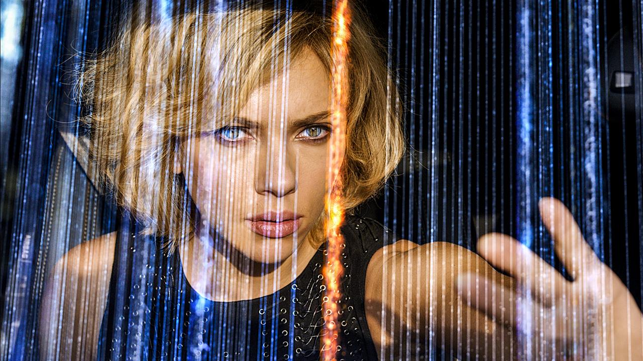 Scarlett Johansson (Lucy)