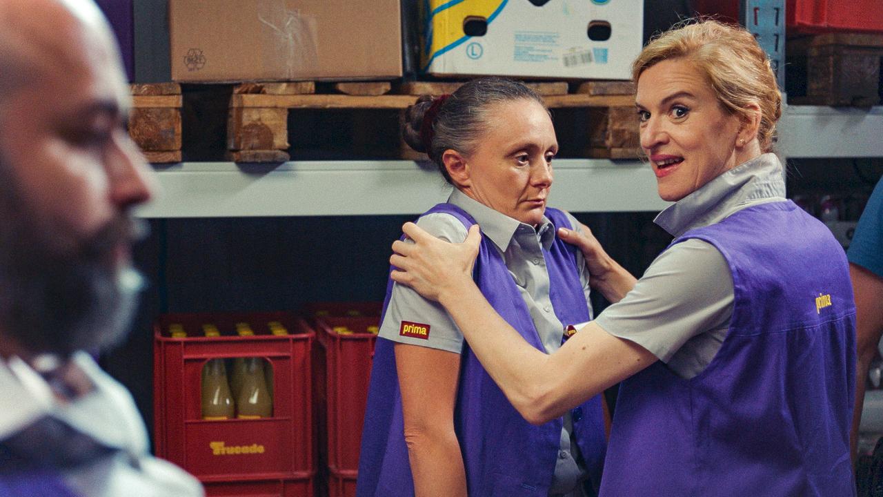 "Mermaids Don’t Cry": Gerti Drassl (Frau Petra), Inga Busch (Mrs. Biber)