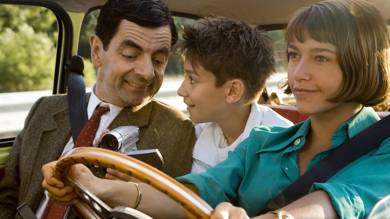 Im Bild: Rowan Atkinson (Mr. Bean), Max Baldry (Stepan), Emma de Caunes (Sabine).  