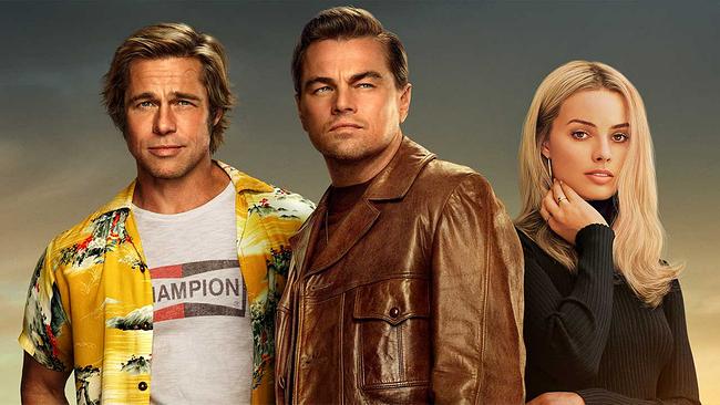 Im Bild: Brad Pitt (Cliff Booth), Leonardo DiCaprio (Rick Dalton), Margot Robbie (Sharon Tate).