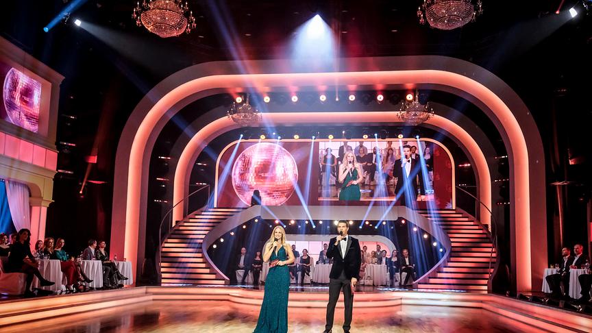 © ORF/Hans Leitner "Dancing Stars" am 22.10.2021: Mirjam Weichselbraun, Norbert Oberhauser