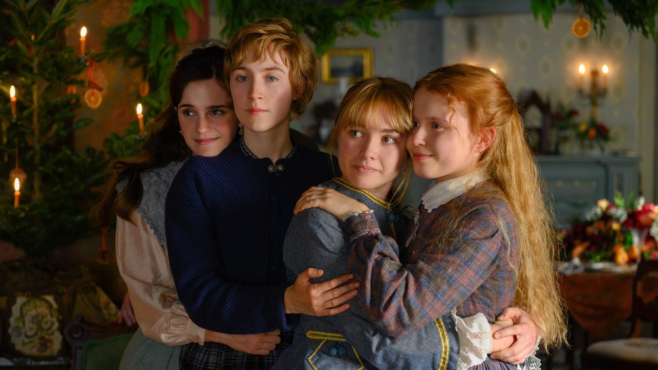 "Little Women": Vier Schwestern sind Mitte d. 19. Jhs. im Erwachsenwerden. Die Gesellschaft erwartet, gut verheiratet zu werden. Jo (Saoirse Ronan) will jedoch ihr Leben ungebunden und selbstbestimmt als Schriftstellerin führen.