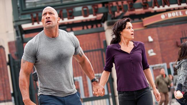 © ORF/Tele München/Warner Im Bild: Dwayne 'The Rock' Johnson (Ray), Carla Gugino (Emma).