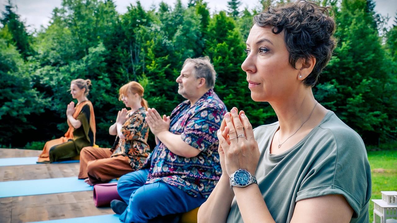 "Schnell ermittelt – Angelika Wer?": Birgit Linauer (Ines Gasser), Wolf Bachofner (Harald Franitschek), Ursula Strauss (Angelika Schnell)