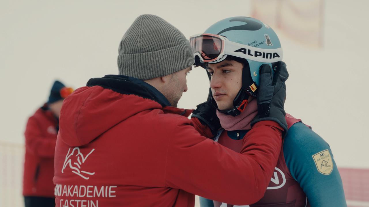 "School of Champions - Folge 11": Jakob Seeböck (Mark Auer), Imre Lichtenberger (Nikki Auer)