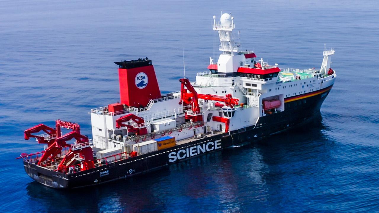 "Der Schwarm - Die Rache der Ozeane": Das Forschungsschiff "Sonne" erkundet einen der längsten Tiefseegräben der Ozeane: den Aleutengraben.