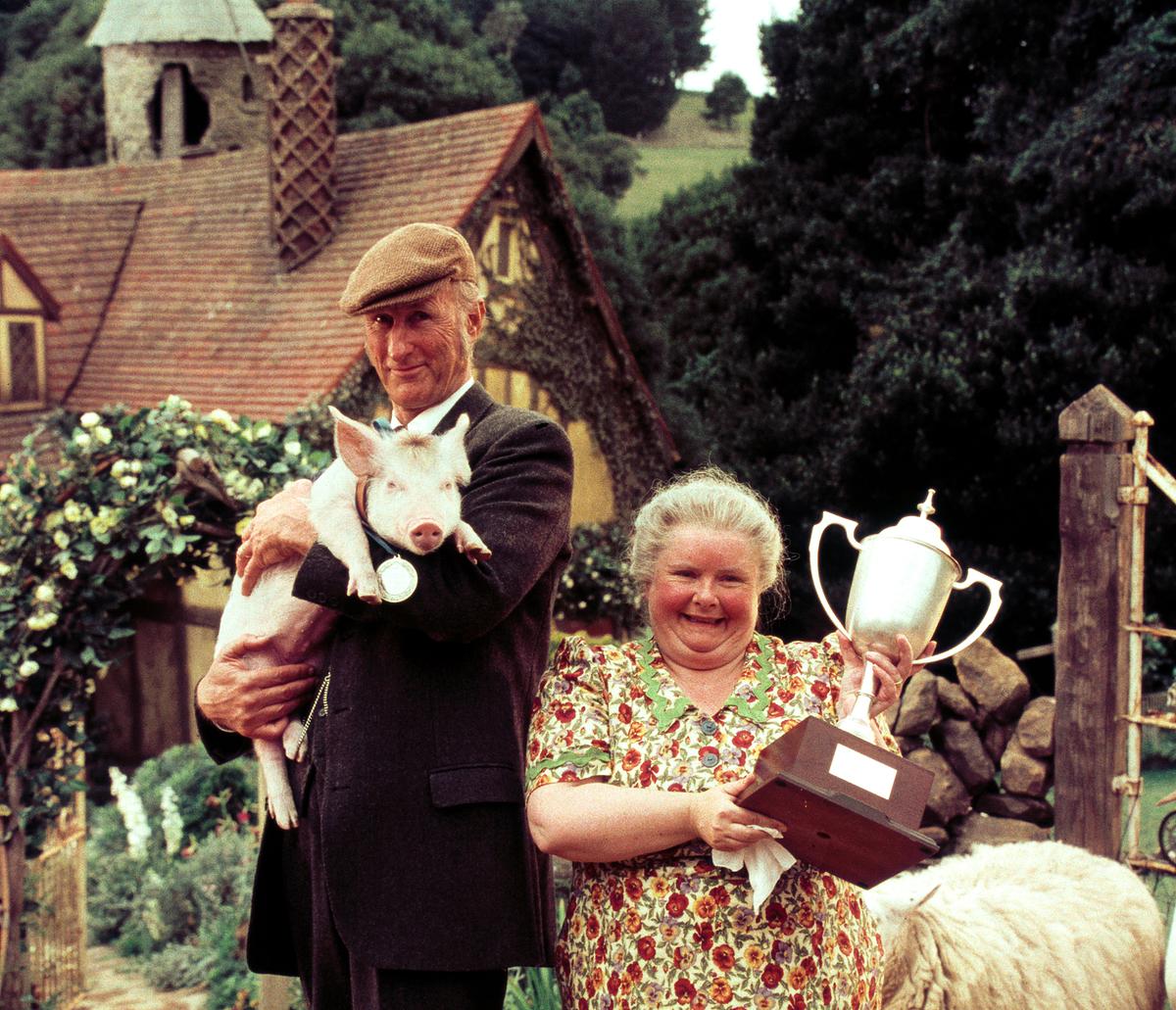 Im Bild: James Cromwell (Farmer Hoggett), Magda Szubanski (Mrs. Hoggett).