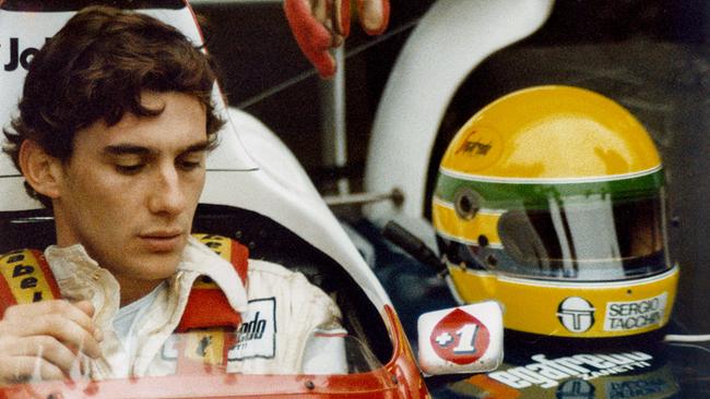 Im Bild: Ayrton Senna bei Tests am Nürburgring, Deutschland 1984.