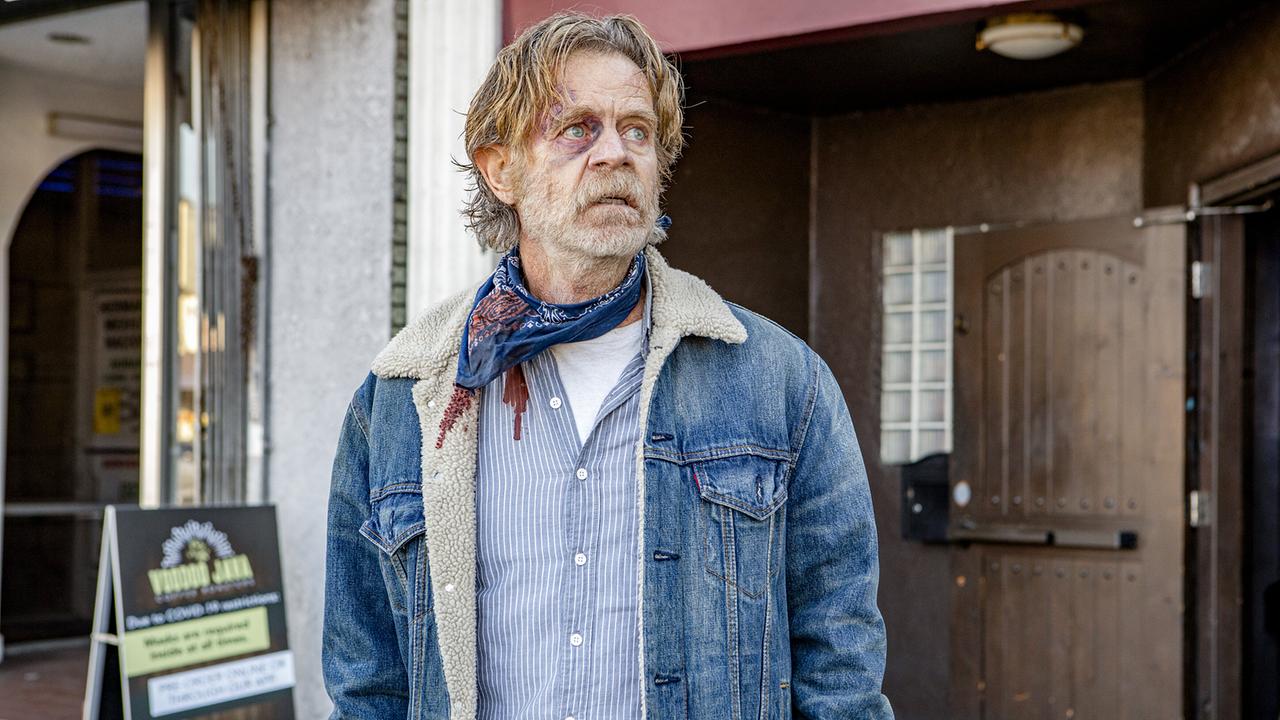© ORF/TELE-München/Warner/Showtime/Paul Sarkis William H. Macy steht als Frank Gallagher vor einem Lokal