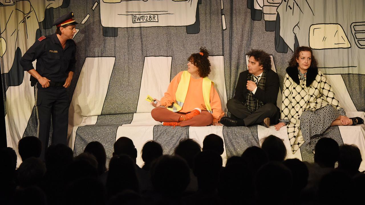 "Simpl Revue: Luft nach unten": Julian Loidl, Ariana Schirasi-Fard, Matthias Mamedof, Katharina Dorian