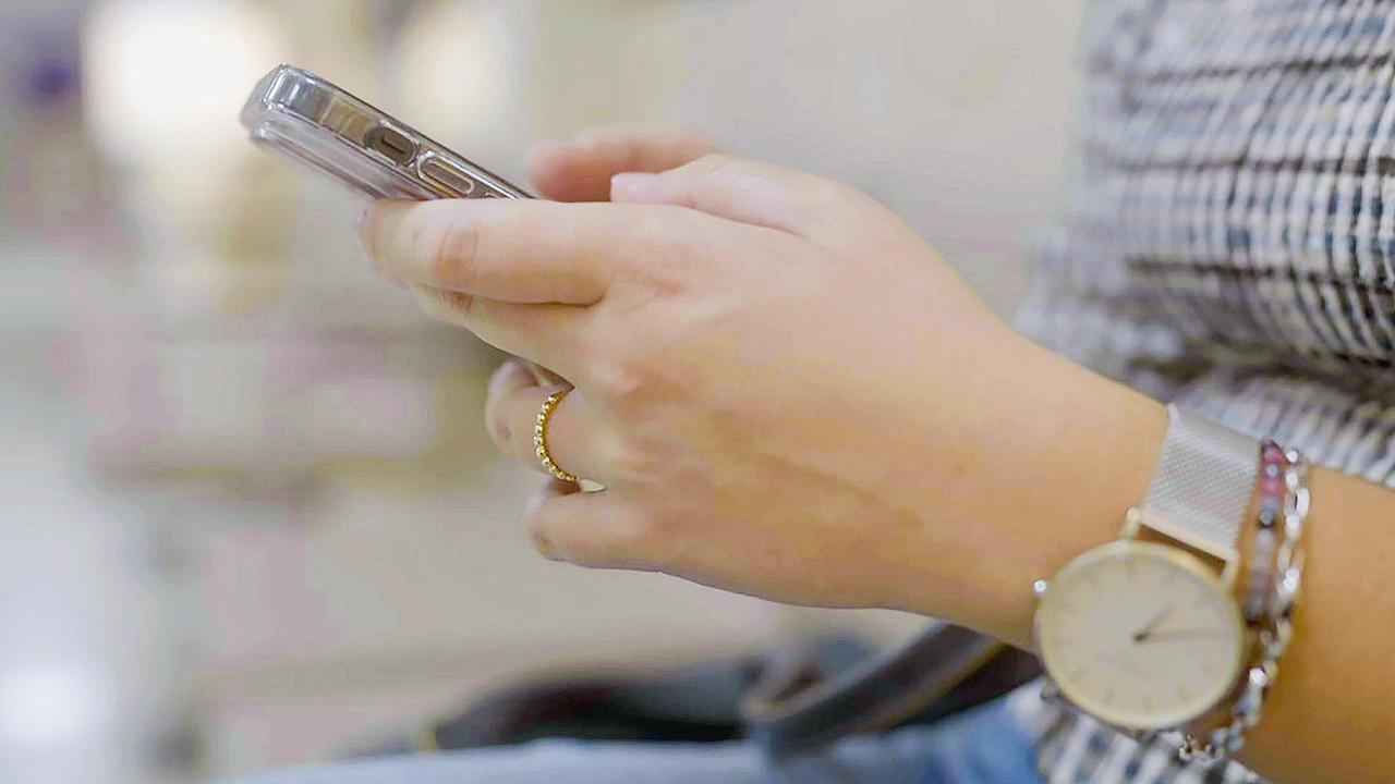 © ORF/Arte/Lucile Aimard/Paul Cabanis Smartphone-Verbot für Spaniens Kinder?