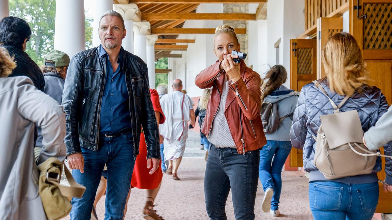 "Soko Donau - Alte Wunden": Stefan Jürgens (Carl Ribarski), Lilian Klebow (Penny Lanz)