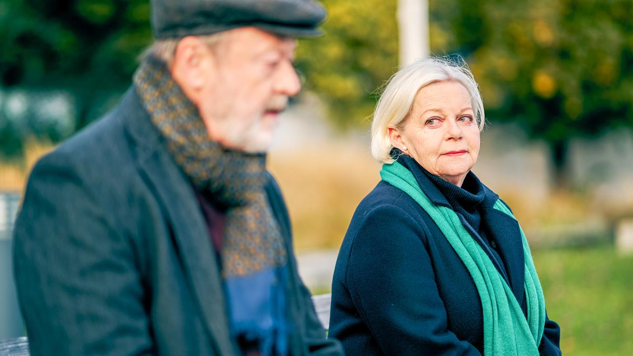 "Soko Donau - Mein Essen mit Erik": Brigitte Kren (Henriette Wolf), Wolfgang Häntsch (Kurt Maurer)