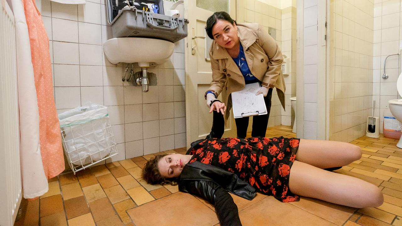 "Soko Donau - Wien sehen und sterben": Isabella Knöll (Lisa Tomaschek), Maria Happel (Dr. Franziska Beck)