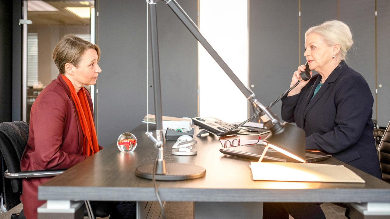 "Soko Donau - Zivilcourage": Beatrix Brunschko (Waltraud Puchegger), Brigitte Kren (Henriette Wolf)