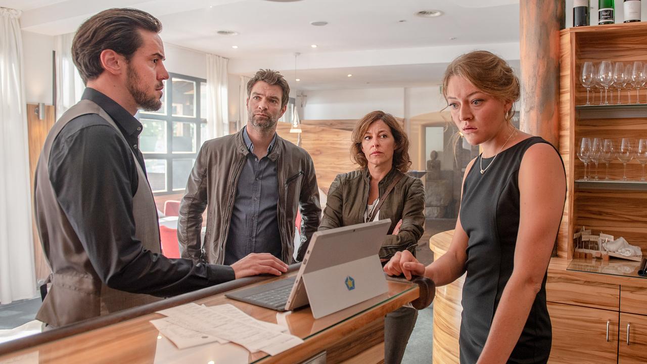 "Soko Kitzbühel - Alleingelassen": Dominik Raneburger (Gerhard Ortner), Jakob Seeböck (Lukas Roither), Julia Cencig (Nina Pokorny), Lola Dockhorn (Katy Holzer)