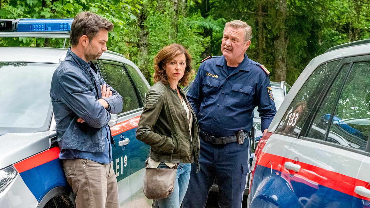 "Soko Kitzbühel - Der Mann, der vom Himmel fiel":  Jakob Seeböck (Lukas Roither), Julia Cencig (Nina Pokorny), Ferry Öllinger (Kroisleitner)
