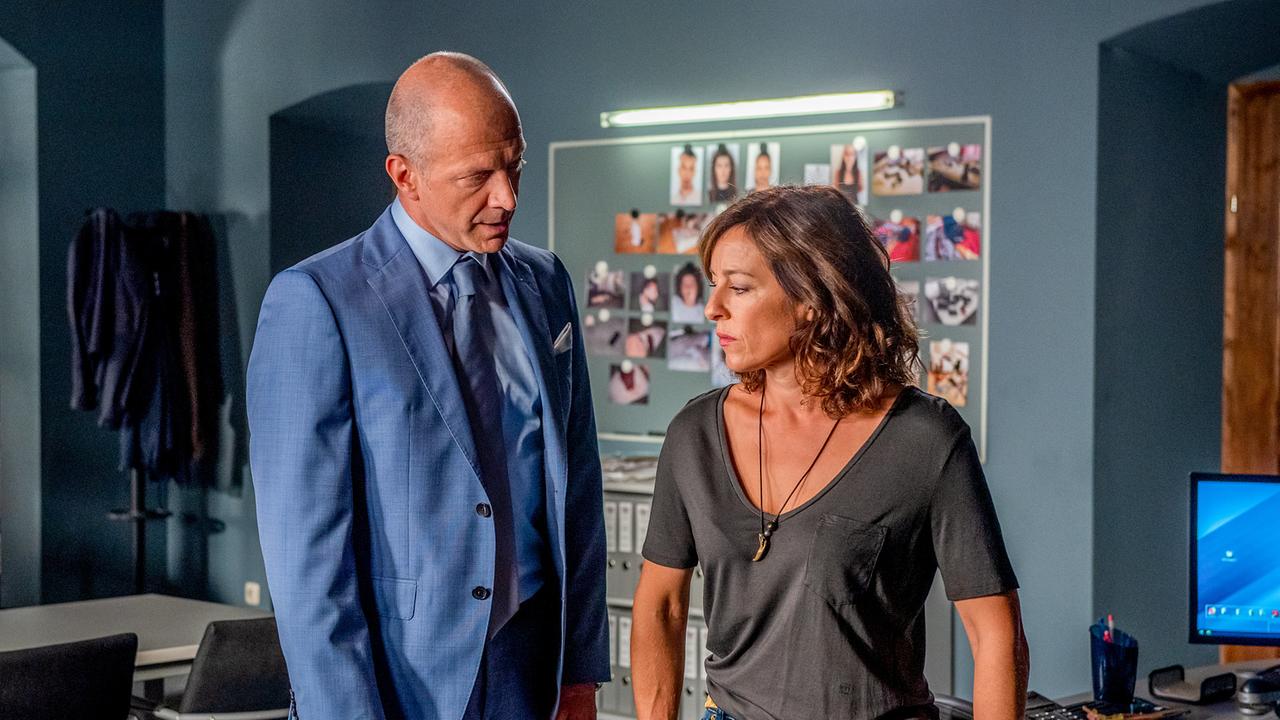 "Soko Kitzbühel - Stalker": Simon Hatzl (Major Schneider), Julia Cencig (Nina Pokorny)