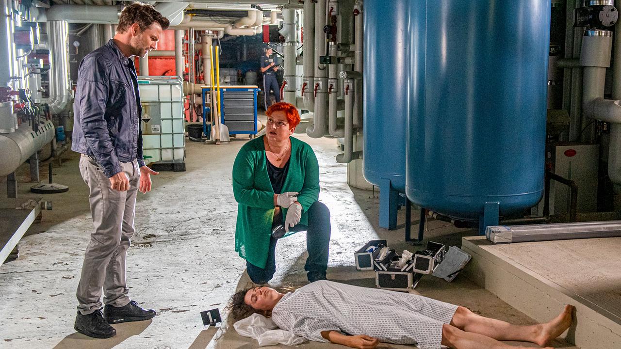 "Soko Kitzbühel - Stalker": Jakob Seeböck (Lukas Roither), Veronika Polly (Dr. Stefanie Löcker), Naemi Latzer (Iris Danner)