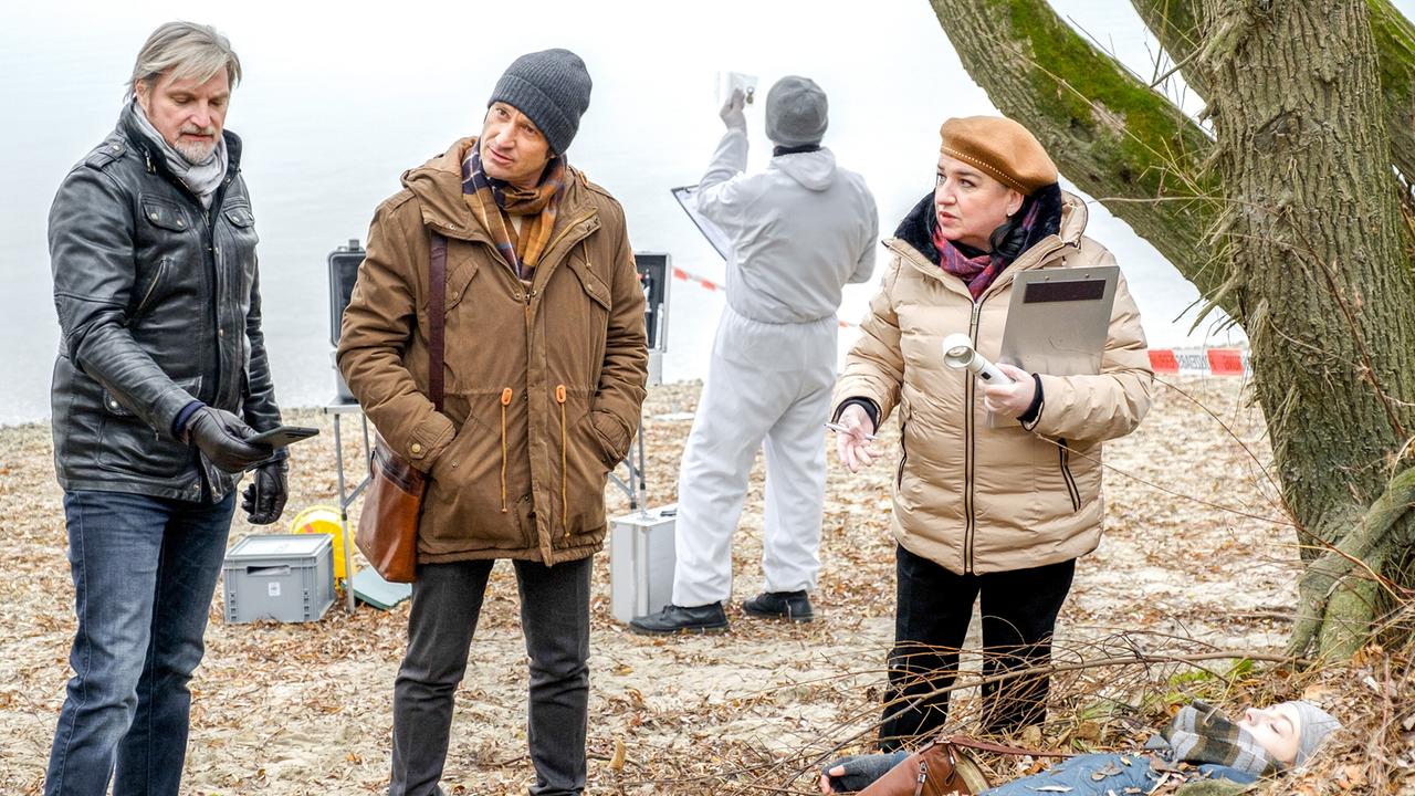 "Soko Donau – Grenzenlos": Stefan Jürgens (Carl Ribarski), Andreas Kiendl (Klaus Lechner), Helmut Bohatsch (Franz Wohlfahrt), Maria Happel (Franziska Beck), Paula Kroh (Ines Messner)