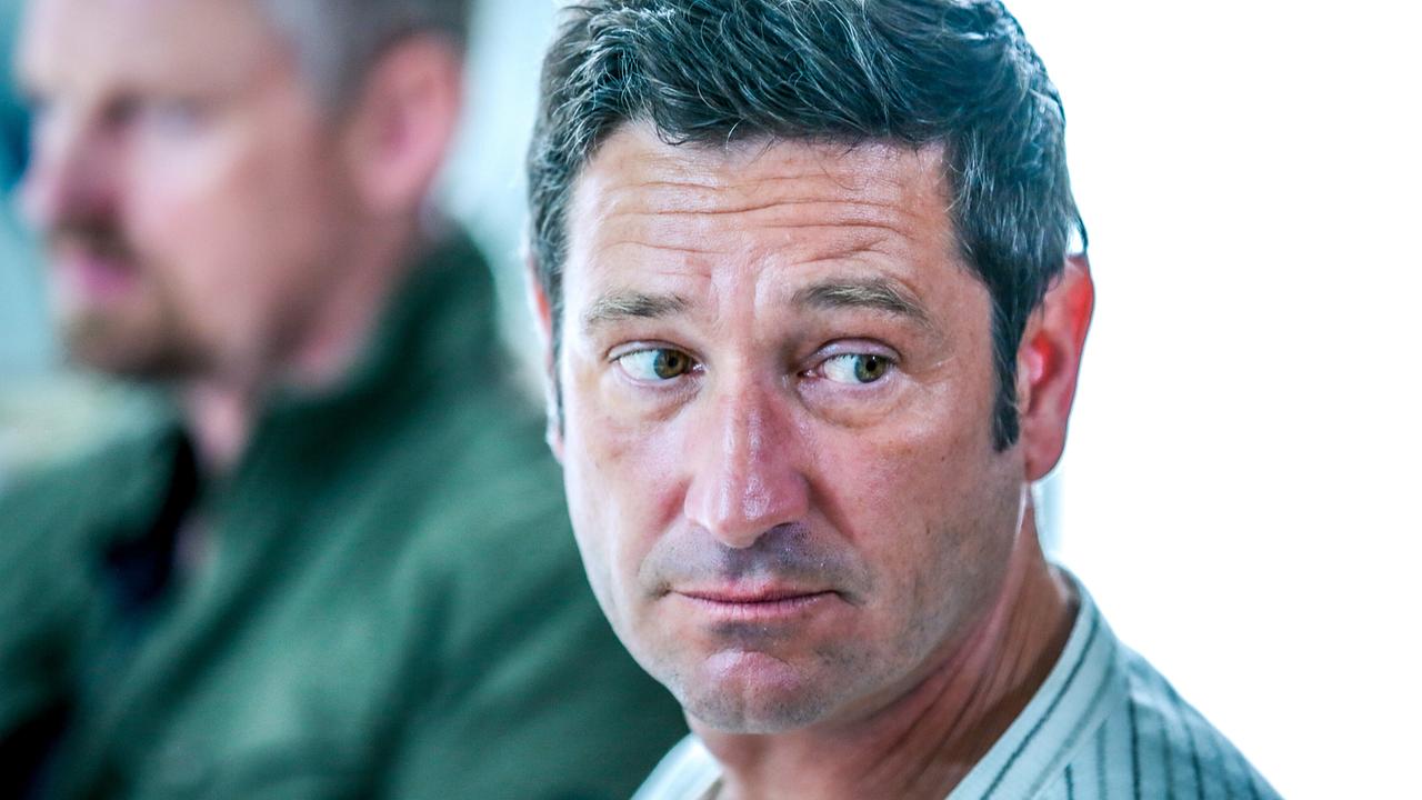 Nahaufnahme von Klaus Lechner, der zur Seite blickt.