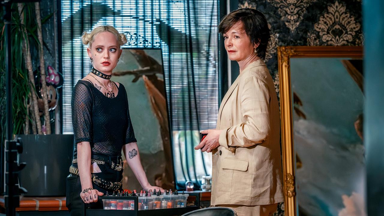 "Soko Linz – ACAB": Fanny Altenburger (Tini Heiler), Katharina Stemberger (Joe Haizinger)