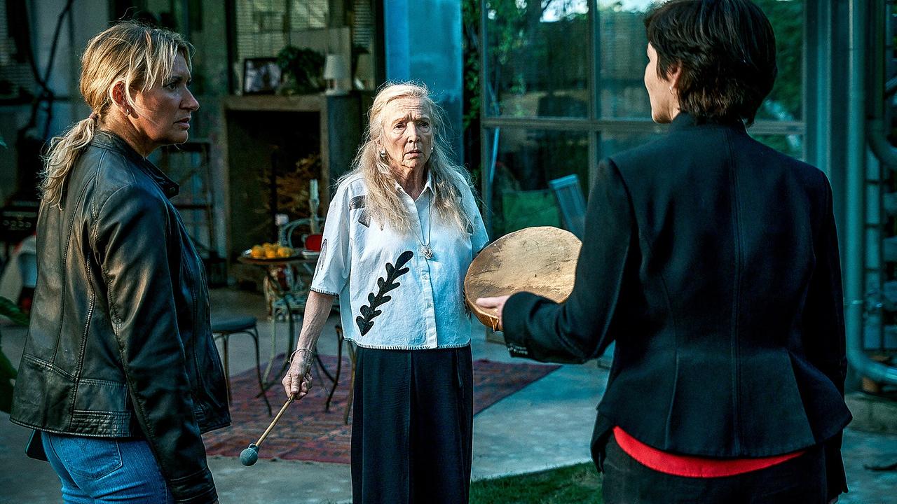 "Soko Linz – ACAB": Angelika Niedetzky (Biggi Obergschwendter), Erika Mottl (Sieglinde Angeritsch-Affenzeller), Katharina Stemberger (Joe Haizinger)