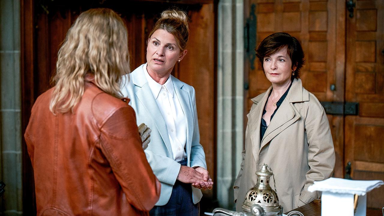 "Soko Linz – Die letzte Ruhe": Angelika Niedetzky (Biggi Obergschwendter), Doris Hindinger (Maria Völck), Katharina Stemberger (Joe Haizinger)