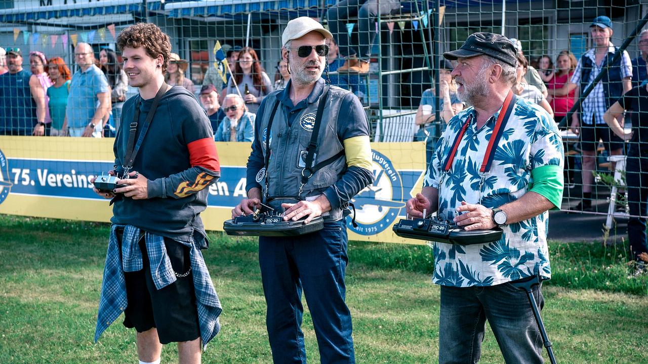 "Soko Linz – Flieger, grüß mir die Sonne": Noah Perktold (Martin Haruky), Stefan Wancura (Paul Troll), Reinhard Nowak (Leo Ohswald)