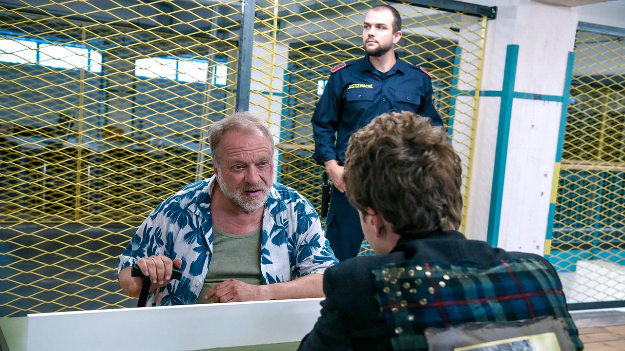 "Soko Linz – Flieger, grüß mir die Sonne": Reinhard Nowak (Leo Ohswald), Noah Perktold (Martin Haruky)