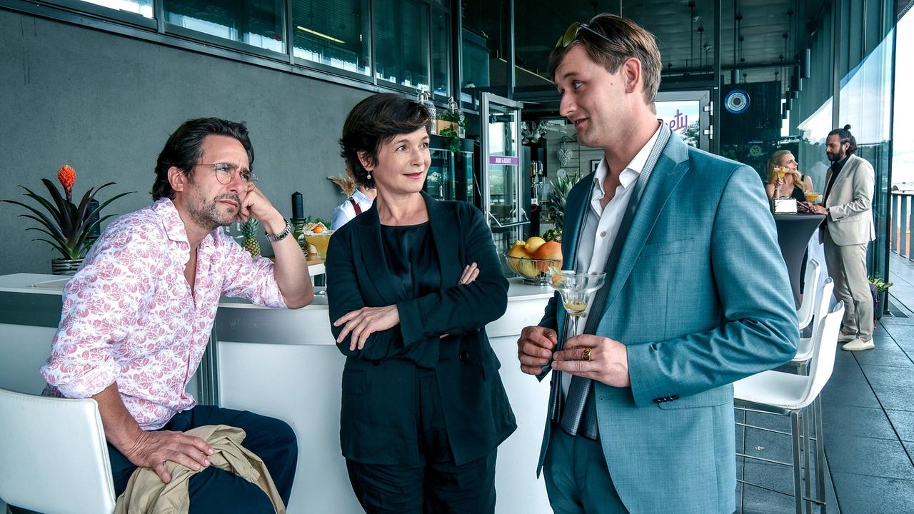 "Soko Linz – Eine To(r)te zum Dessert": Alexander Pschill (Richie Vitek), Katharina Stemberger (Joe Haizinger), Lukas Watzl (Hubert Steiner), Silvia Schneider (Romina Buchner), Nikolai Selikovsky (Ferdi Ecker)