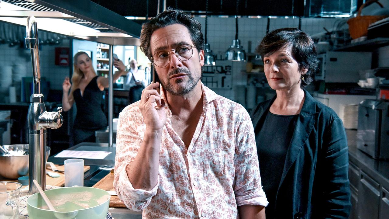 "Soko Linz – Eine To(r)te zum Dessert": Silvia Schneider (Romina Buchner), Alexander Pschill (Richie Vitek), Katharina Stemberger (Joe Haizinger)