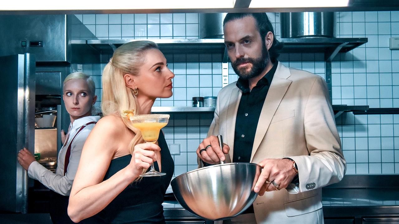 "Soko Linz – Eine To(r)te zum Dessert": Pia Nives Welser (Lizzi Hofbauer), Silvia Schneider (Romina Buchner), Nikolai Selikovsky (Ferdi Ecker)