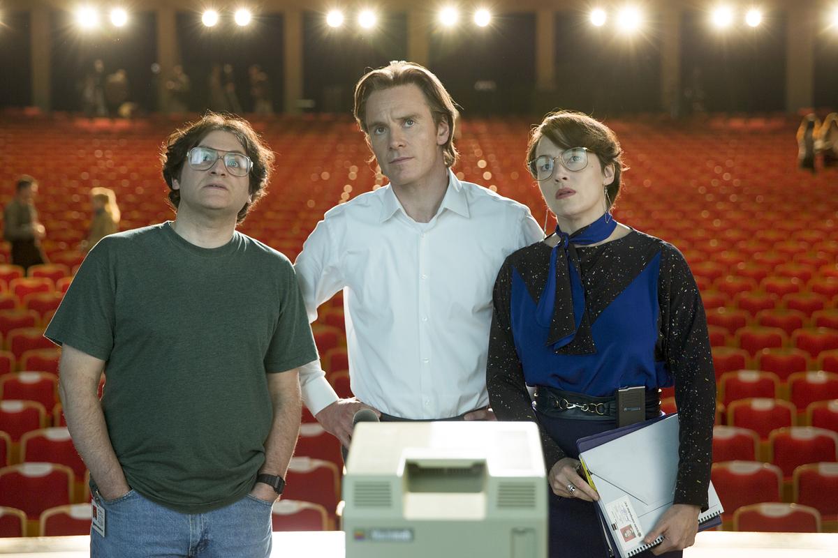 Im Bild: Michael Stuhlbarg (Andy Hertzfeld), Michael Fassbender (Steve Jobs), Kate Winslet (Joanna Hoffman).