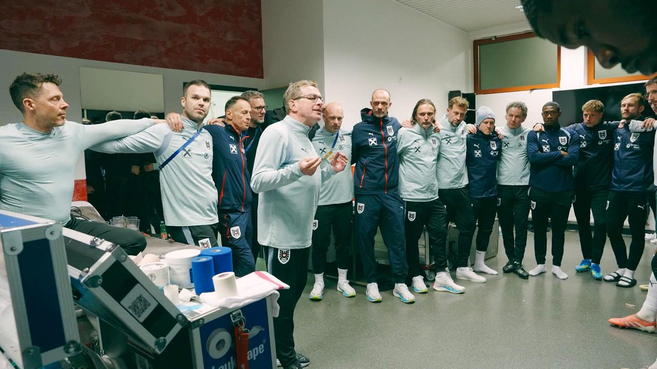 Kabinenansprache von Teamchef Ralf Rangnick vor der Mannschaft vor den Testpiel Ländermatches