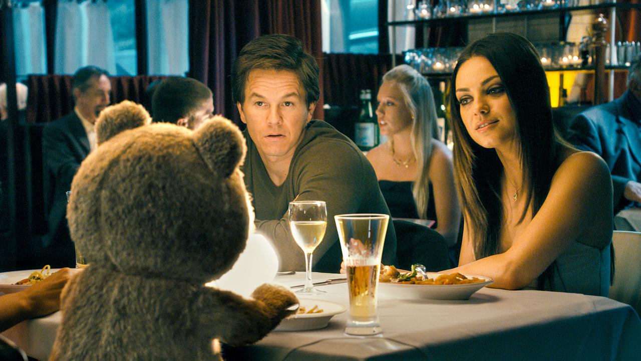 © ORF/Universal Im Bild: Mark Wahlberg (John Bennett), Mila Kunis (Lori Collins).