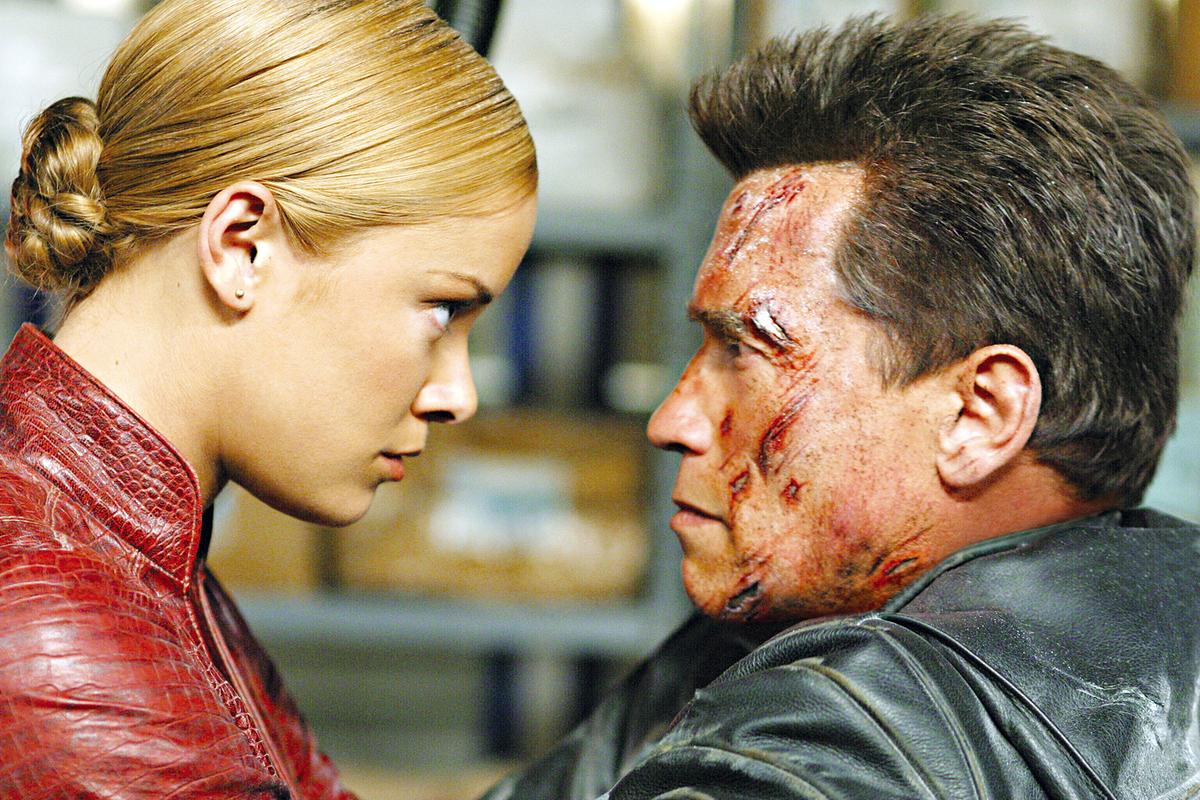 Im Bild: Kristanna Loken (T-X), Arnold Schwarzenegger (Terminator).