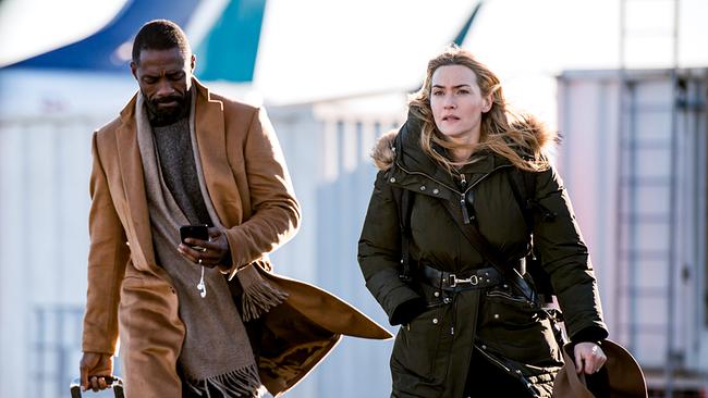 Im Bild: Idris Elba (Dr. Ben Bass), Kate Winslet (Alex Martin).