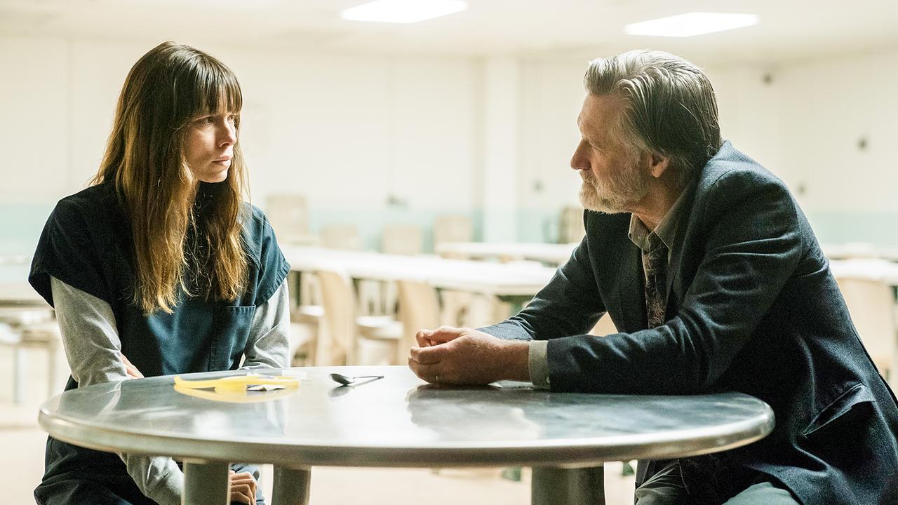 © ORF/Universal/Peter Kramer m Bild: Jessica Biel (Cora Tannetti), Bill Pullman (Det. Harry Ambrose).